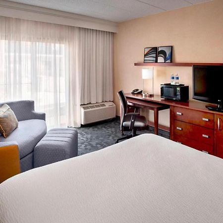 Courtyard By Marriott Hartford Windsor Airport Hotel Buitenkant foto