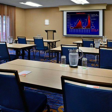 Courtyard By Marriott Hartford Windsor Airport Hotel Buitenkant foto