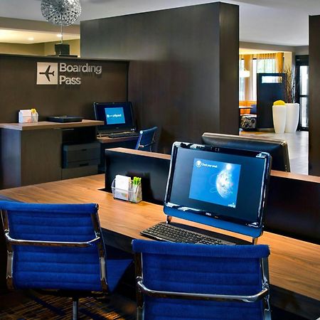 Courtyard By Marriott Hartford Windsor Airport Hotel Buitenkant foto