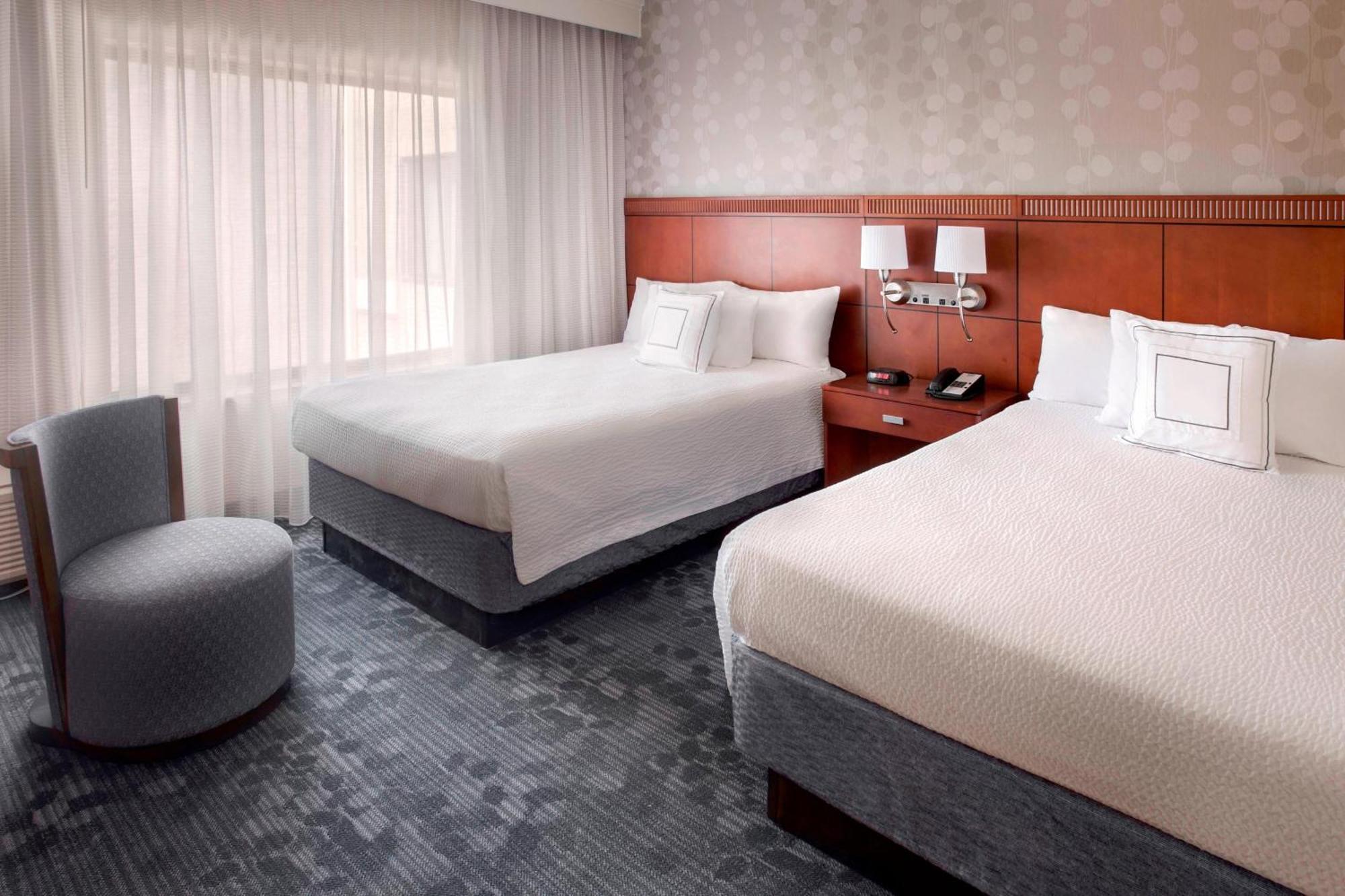 Courtyard By Marriott Hartford Windsor Airport Hotel Buitenkant foto